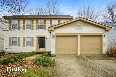 8011 Storrow Dr - Westerville, OH