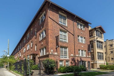 5528 S. Cornell Avenue Apartments - Chicago, IL
