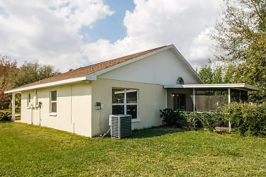 1846 Twisting Ln - Wesley Chapel, FL