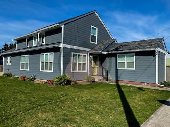 1515 N 2nd Ave - Stayton, OR