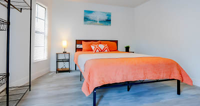 Room For Rent - Zephyrhills, FL