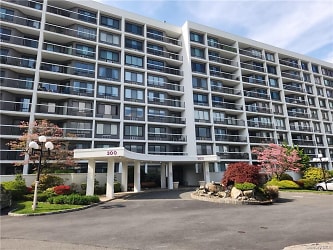 300 High Point Dr #807 - Hartsdale, NY