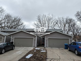 738 8th Ave S - Hopkins, MN