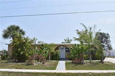 8009 Hyde Park Ave - North Port, FL