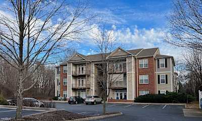 Carriage Gate Apartments - Charlottesville, VA