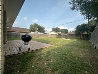418 Londonderry Dr - Victoria, TX
