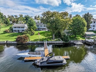 31 Lakeview Rd - Brookfield, CT
