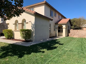 30614 Gray Wolf Way - Murrieta, CA