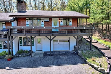 561 Bald Hill Rd S - Round Top, NY