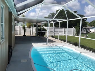 10328 Windley Key Terrace - Bonita Springs, FL