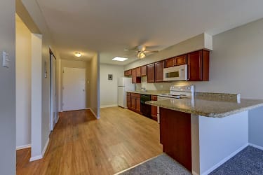 RENT SPECIALS! Spacious 2 Bedroom Close To Anschutz Medical School, SHOPPING And MORE! Apartments - Aurora, CO