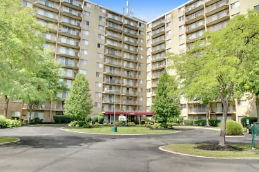 Willoughby Hills Towers Apartments - Willoughby Hills, OH
