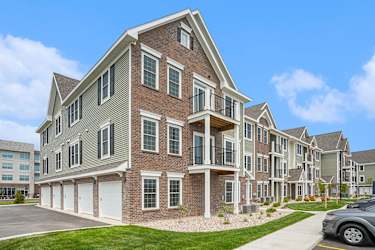 Meadowbrooke Apartment Homes - Grand Rapids, MI
