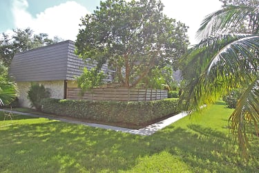 1319 13th Terrace #1319 - Palm Beach Gardens, FL