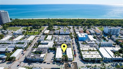 8411 Byron Ave #23 - Miami Beach, FL