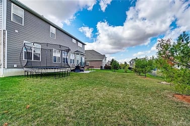 1325 Clydesdale Ct - Dayton, OH