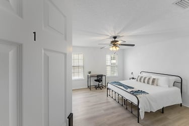 Room For Rent - St Augustine, FL