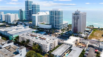 6801 Harding Ave #323 - Miami Beach, FL