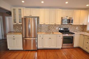 39-59 45th St unit 1 - Queens, NY