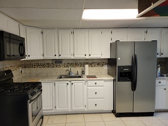 700 Hammershire Rd unit Basement - Owings Mills, MD