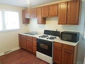 1109 N Lawrence St unit B - South Bend, IN