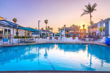 Beverly Plaza Apartments - Long Beach, CA
