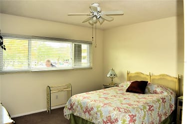 2417 Persian Dr #41 - Clearwater, FL