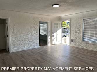 1064 Kelly Blvd - Springfield, OR