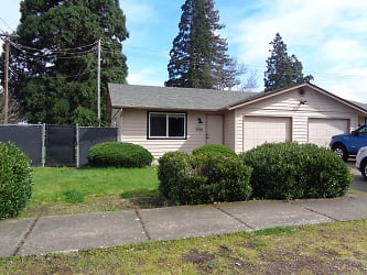 2588 Wintergreen Ave NW unit 1 - Salem, OR