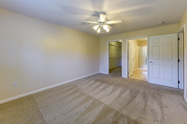 Wales Crossing Apartments - North Canton, OH