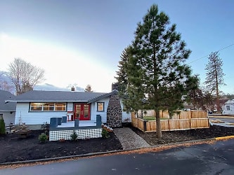 1395 NW Grove Rd - Bend, OR