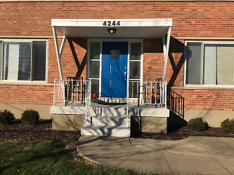 4244 Sibley Ave unit 2 - Silverton, OH
