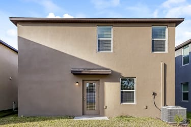 2259 Treesdale Ave - Ruskin, FL