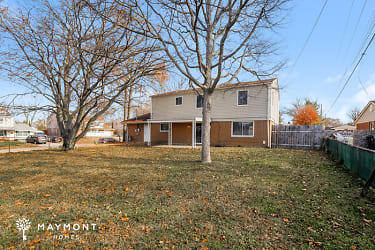 6937 Morley Ln - Huber Heights, OH