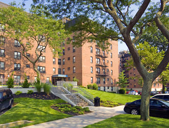 Wavecrest Gardens Apartments - Far Rockaway, NY