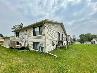 1929 20th St NW - Rochester, MN