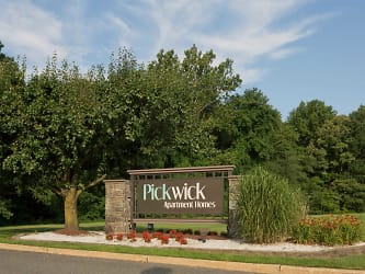 Pickwick Apartments - Maple Shade, NJ