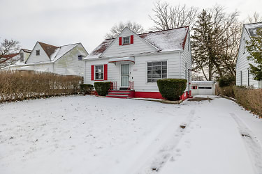 21202 Franklin Rd - Maple Heights, OH