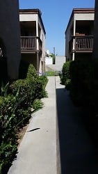 16902 Hoskins Lane unit 1-5 - Huntington Beach, CA