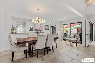 402 Forest Hills Dr - Rancho Mirage, CA
