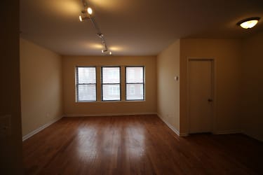3007 W Lawrence Ave unit 3W - Chicago, IL