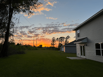 5748 Belmont Stakes Rd - Bellview, FL