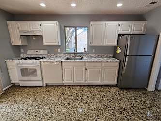 1. Kitchen 1.jpg