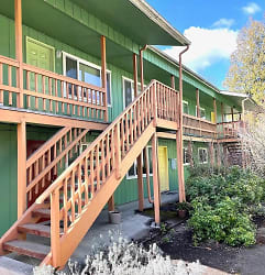 992 1/2, 996, 1012 W 4th Ave Units A-B & 01-06 Apartments - Eugene, OR