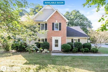 100 Spring Park Ct - Clemmons, NC
