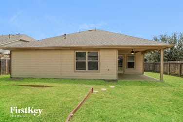 10 Maple Mill Court - Conroe, TX