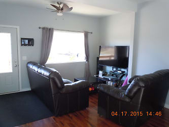426 4th St NW - Minot, ND