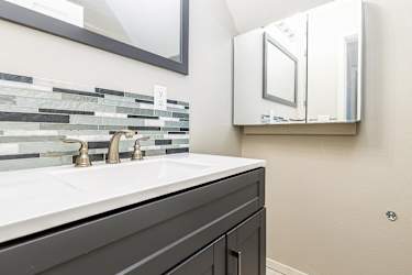 778 W 8th St - Dubuque, IA