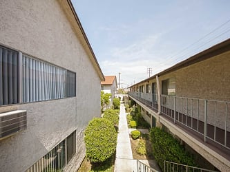 Kimberly Thor Apartments - Downey, CA