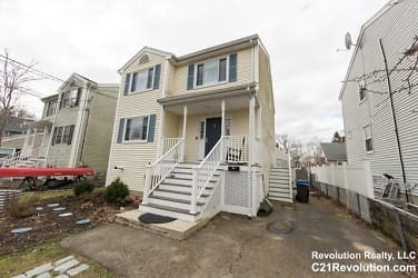 162 Lakeview Ave - Waltham, MA